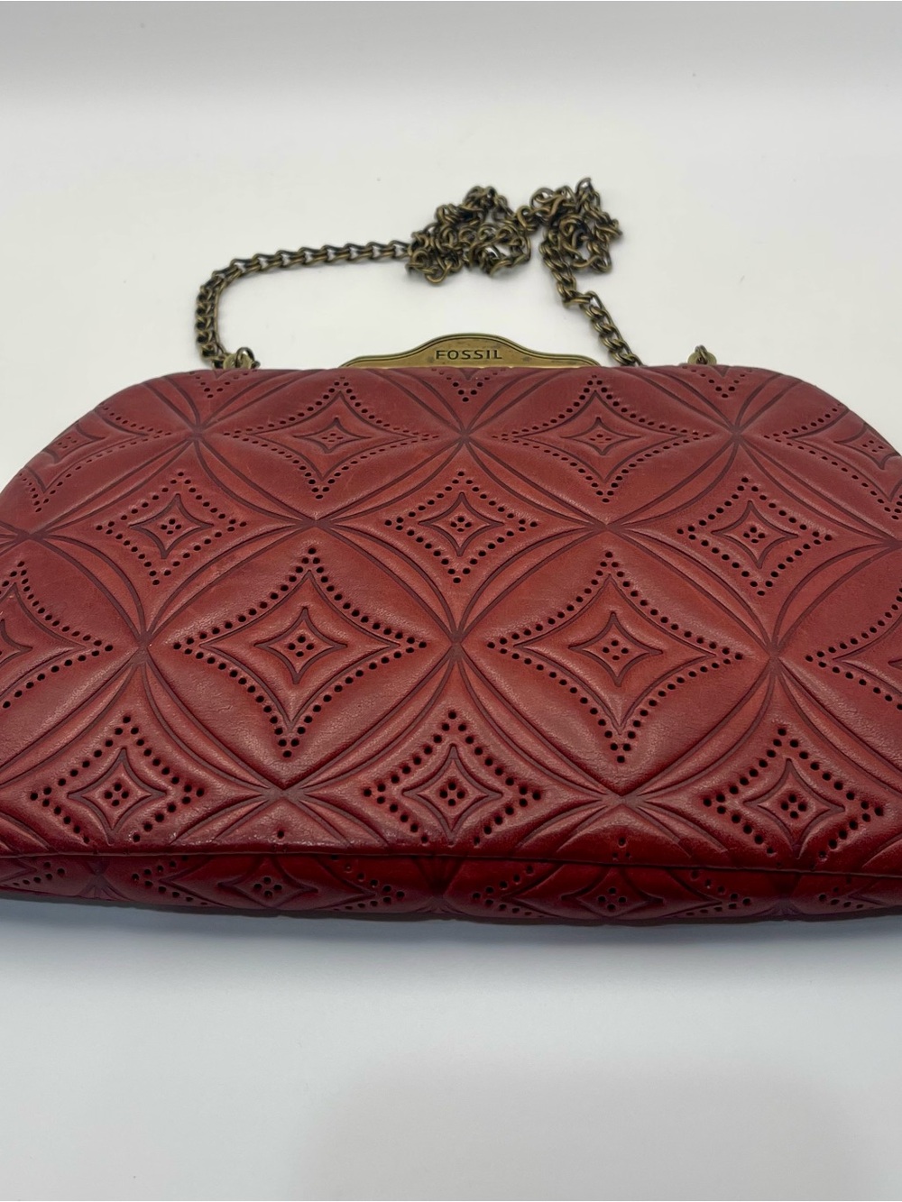 Fossil Embossed Leather Burgundy Frame Clutch with Optional Chain Strap - Picture 3 of 7
